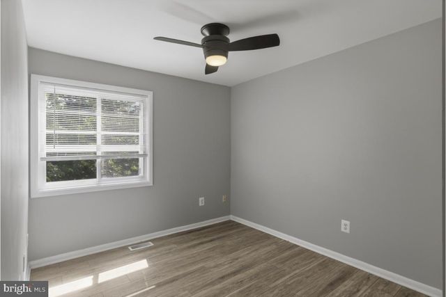 100 MARCUM CT, Sterling, VA 20164