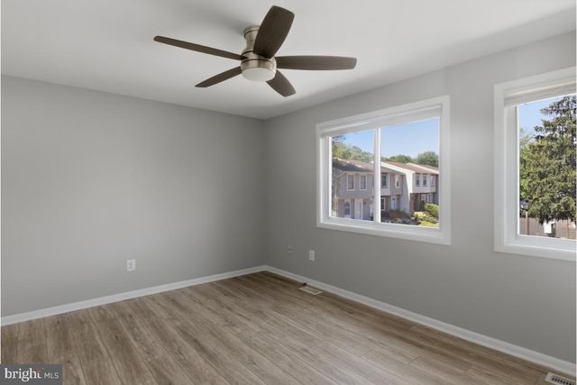 100 MARCUM CT, Sterling, VA 20164
