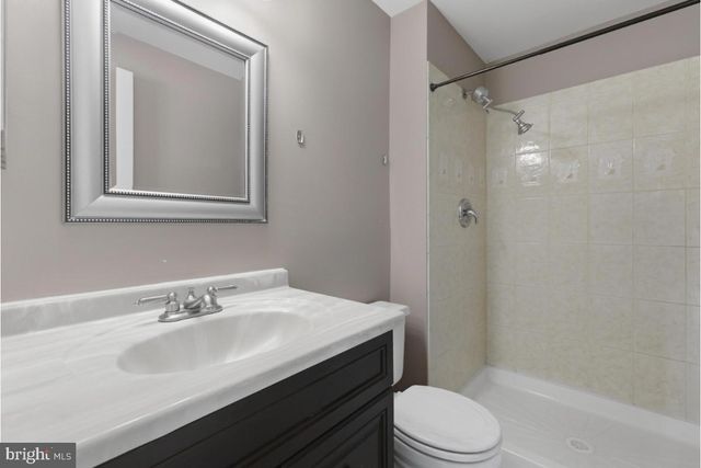 100 MARCUM CT, Sterling, VA 20164