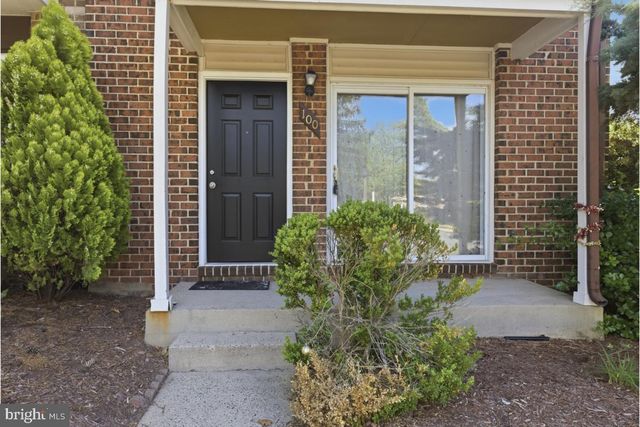 100 MARCUM CT, Sterling, VA 20164