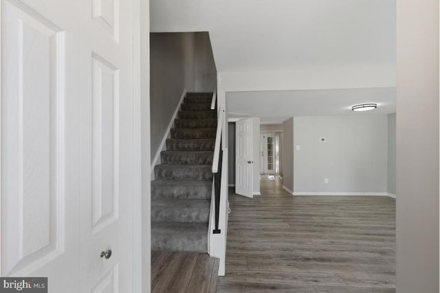 100 MARCUM CT, Sterling, VA 20164