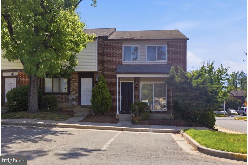 100 MARCUM CT, Sterling, VA 20164