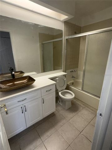 9213 CAMINO VILLA BOULEVARD, Tampa, FL 33635