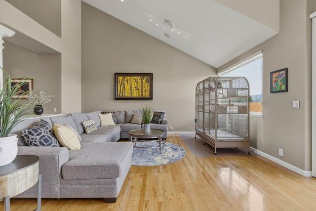 1150 Sonnys Way, Hollister, CA 95023