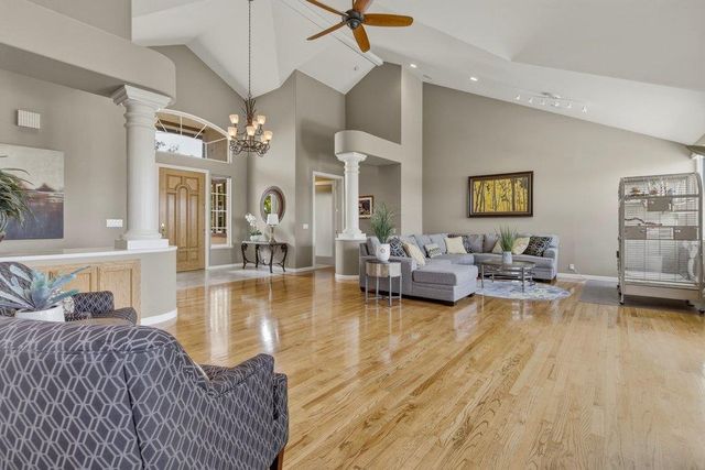 1150 Sonnys Way, Hollister, CA 95023
