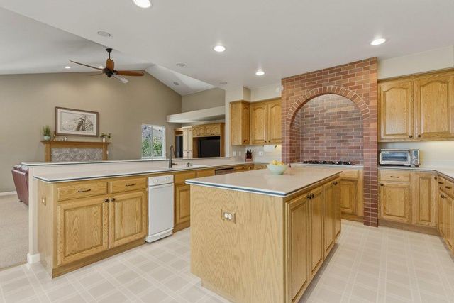 1150 Sonnys Way, Hollister, CA 95023