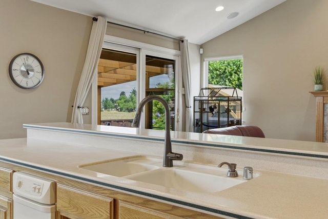 1150 Sonnys Way, Hollister, CA 95023