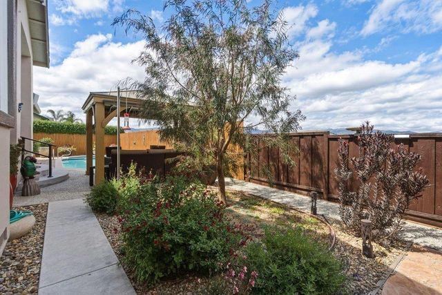 1150 Sonnys Way, Hollister, CA 95023