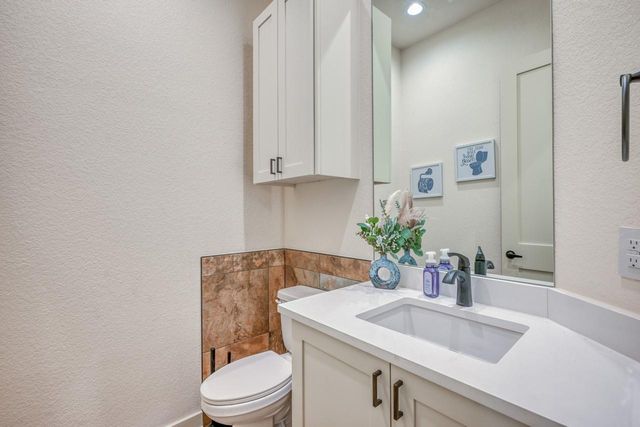 302 Parallel CIR, Horseshoe Bay, TX 78657