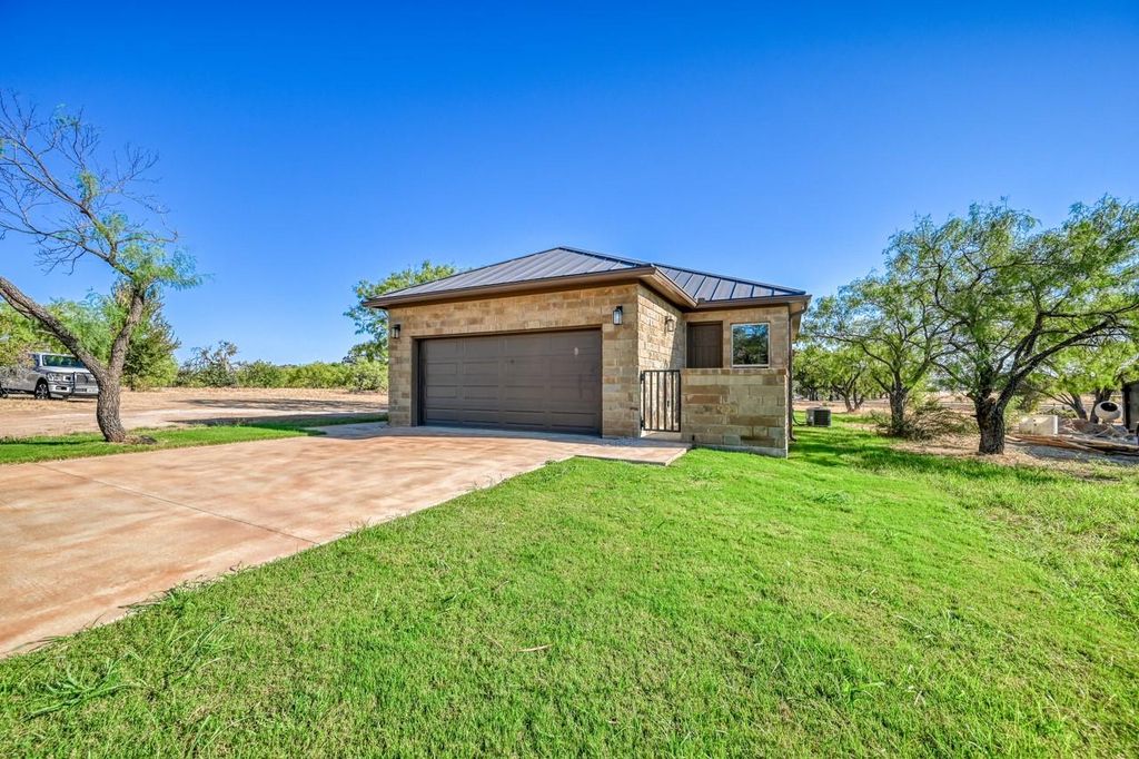302 Parallel CIR, Horseshoe Bay, TX 78657