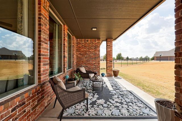 203 Raye Place, Tuttle, OK 73089