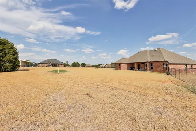 203 Raye Place, Tuttle, OK 73089