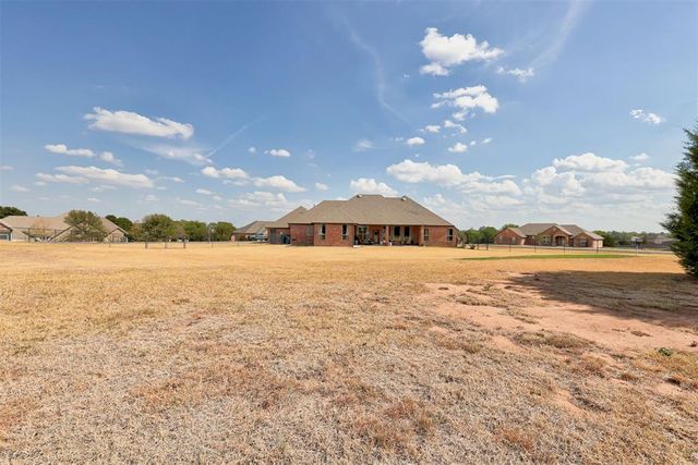 203 Raye Place, Tuttle, OK 73089