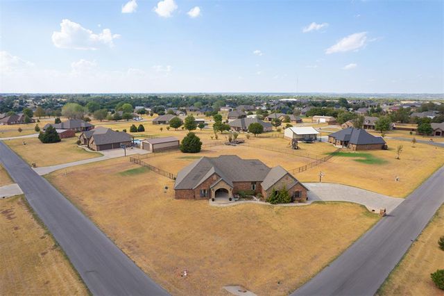 203 Raye Place, Tuttle, OK 73089