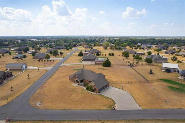 203 Raye Place, Tuttle, OK 73089