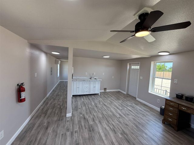 11808 US HWY 183 Highway, Buda, TX 78610