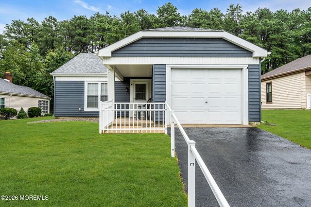 3 Maidstone Way, Manchester, NJ 08759