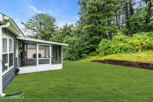 3 Maidstone Way, Manchester, NJ 08759