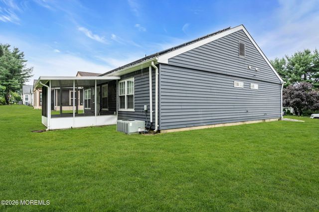 3 Maidstone Way, Manchester, NJ 08759