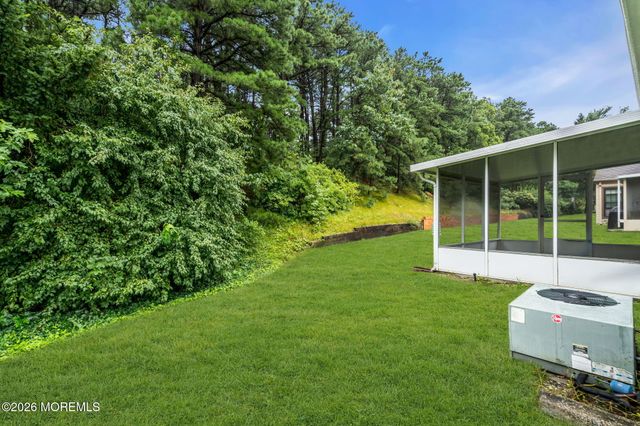 3 Maidstone Way, Manchester, NJ 08759