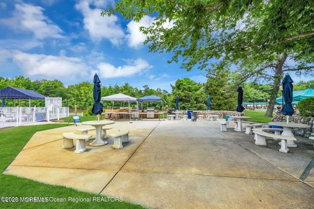 3 Maidstone Way, Manchester, NJ 08759