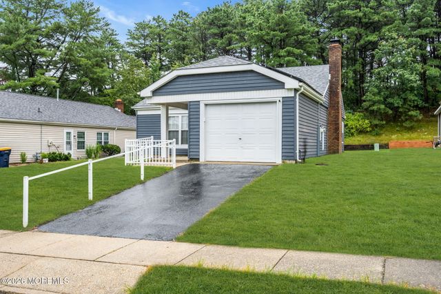 3 Maidstone Way, Manchester, NJ 08759