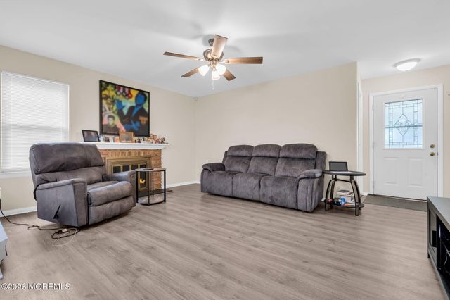 3 Maidstone Way, Manchester, NJ 08759
