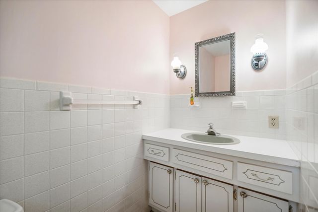 16 Heritage Pl, Dennis, MA 02660