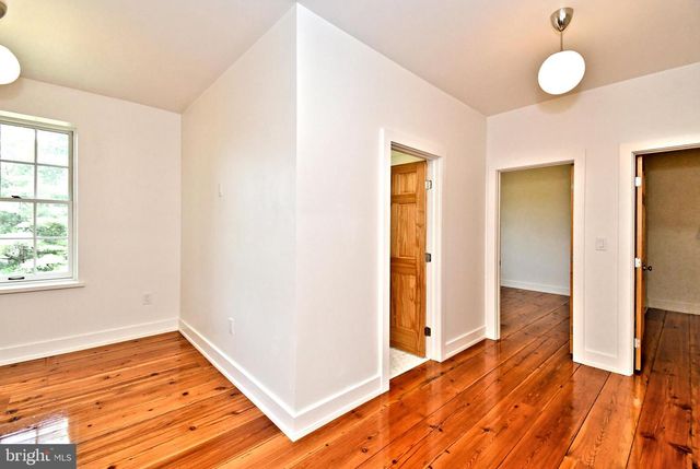 1938 SAINT MATTHEWS RD, Phoenixville, PA 19460