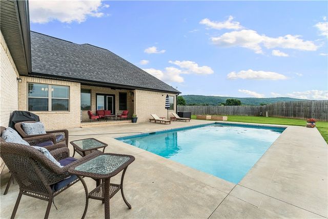 12267 Shells Court, Farmington, AR 72730