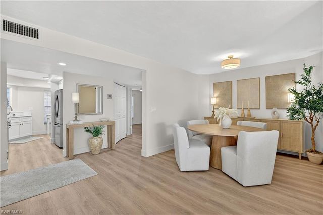 9832 Luna CIR # 103G, Naples, FL 34109