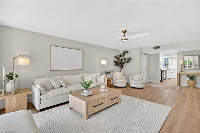 9832 Luna CIR # 103G, Naples, FL 34109