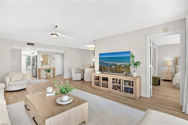 9832 Luna CIR # 103G, Naples, FL 34109