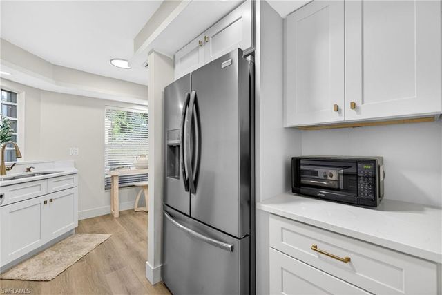 9832 Luna CIR # 103G, Naples, FL 34109