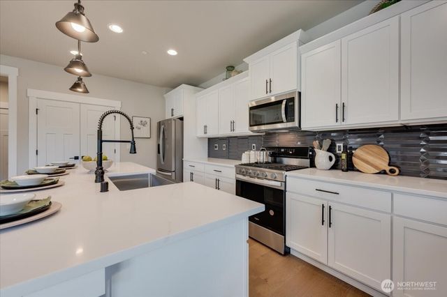 20812 99th Place S, Kent, WA 98031