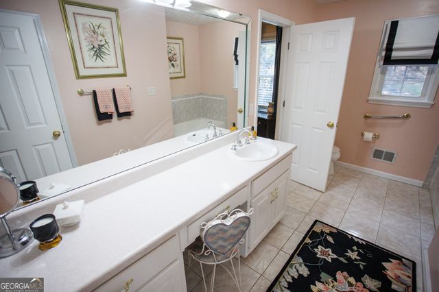 4450 Bay Creek Road, Loganville, GA 30052