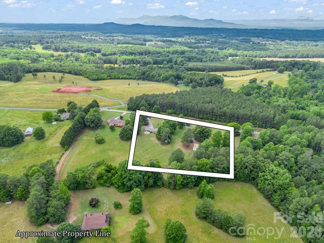 72 McEntire Road, Tryon, NC 28782