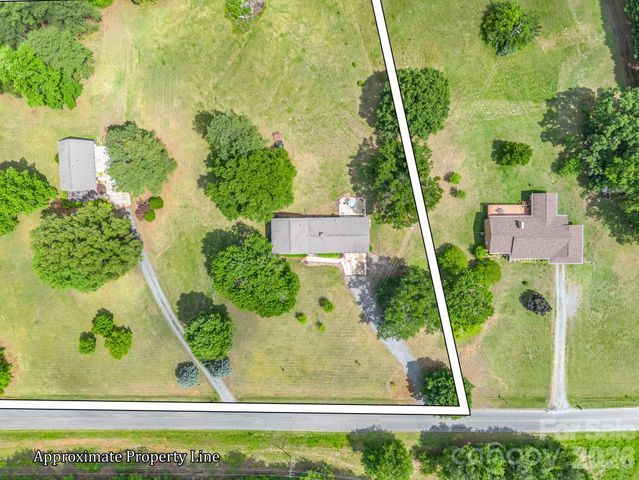 72 McEntire Road, Tryon, NC 28782