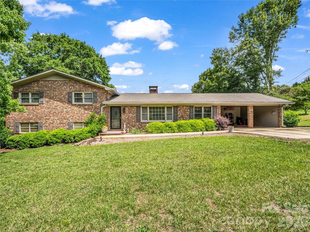 72 McEntire Road, Tryon, NC 28782
