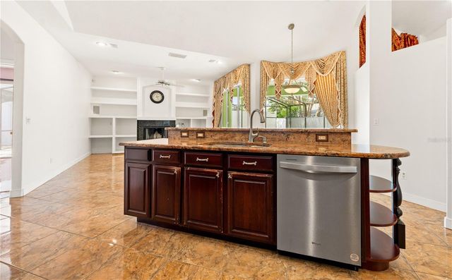 8022 CANYON LAKE CIRCLE, Orlando, FL 32835