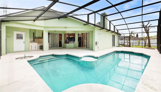 8022 CANYON LAKE CIRCLE, Orlando, FL 32835