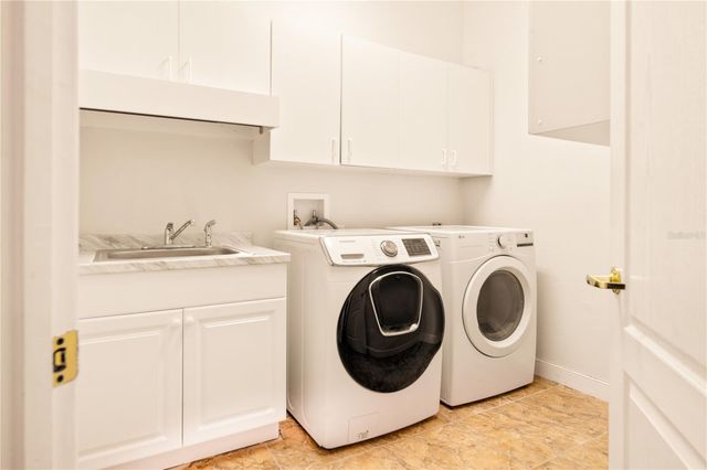 8022 CANYON LAKE CIRCLE, Orlando, FL 32835