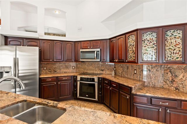 8022 CANYON LAKE CIRCLE, Orlando, FL 32835