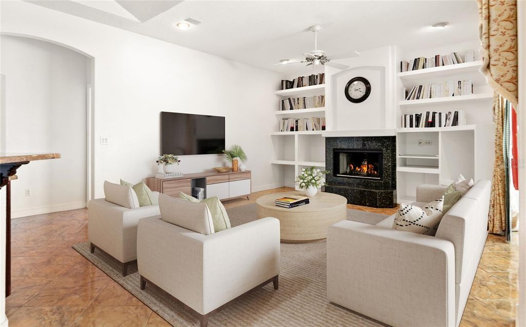 Image 14 of property listing at 8022 CANYON LAKE CIRCLE, Orlando, FL 32835