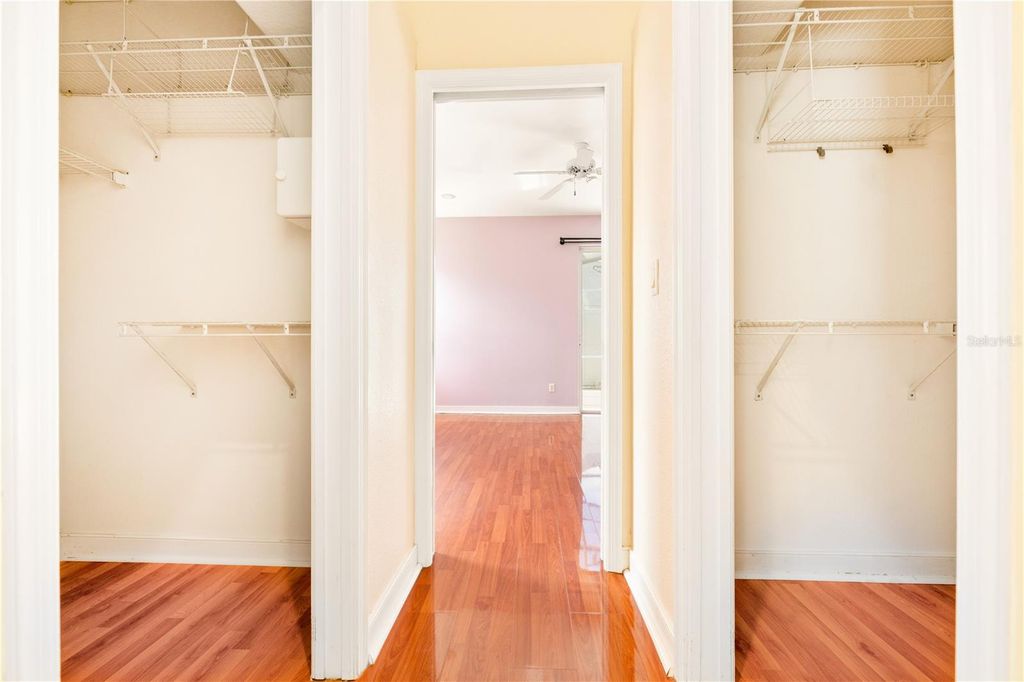 Image 25 of property listing at 8022 CANYON LAKE CIRCLE, Orlando, FL 32835