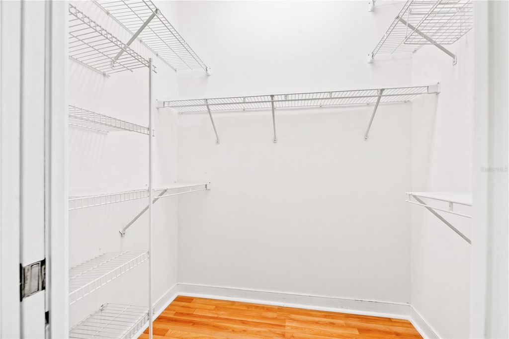 Image 26 of property listing at 8022 CANYON LAKE CIRCLE, Orlando, FL 32835