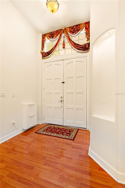 Image 31 of property listing at 8022 CANYON LAKE CIRCLE, Orlando, FL 32835