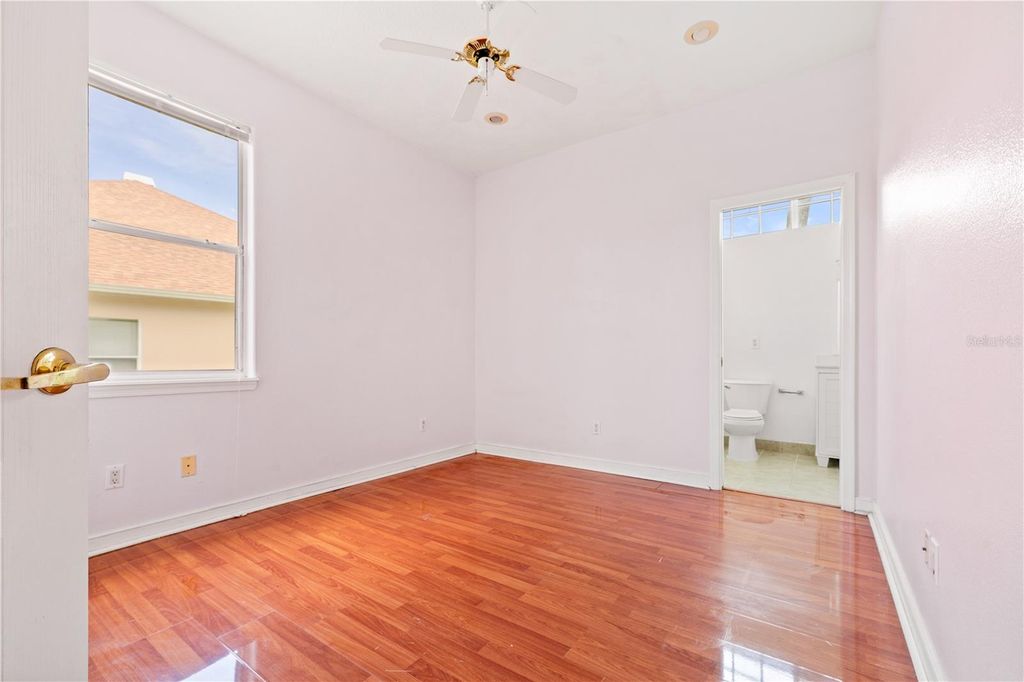 Image 44 of property listing at 8022 CANYON LAKE CIRCLE, Orlando, FL 32835