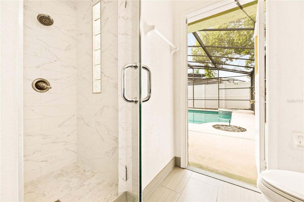 Image 50 of property listing at 8022 CANYON LAKE CIRCLE, Orlando, FL 32835