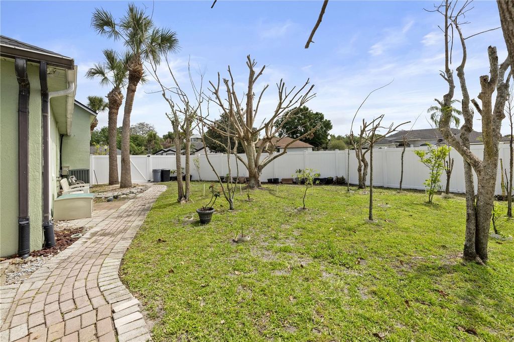 Image 57 of property listing at 8022 CANYON LAKE CIRCLE, Orlando, FL 32835